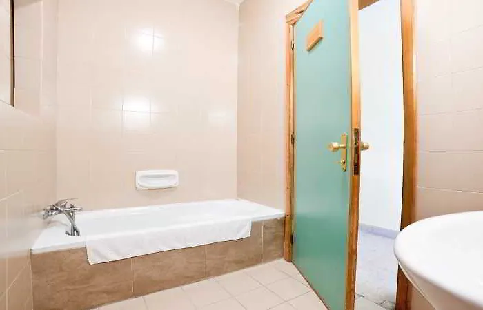 Burlington 3* Saint Julian's