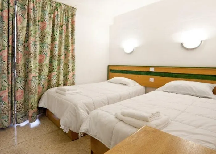 Aparthotel Burlington Saint Julian's